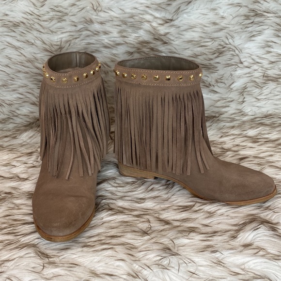Michael Kors Billy Studded Fringe Suede Ankle Boots Tan Gold Western Size 6.5 - Picture 4 of 16